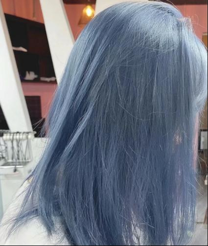 藍灰髮色