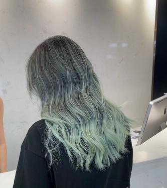 灰綠色頭髮