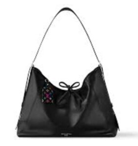 名牌手袋推介3. Louis Vuitton CarryAll Dark MM