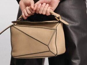 名牌手袋推介5. Loewe Puzzle Bag